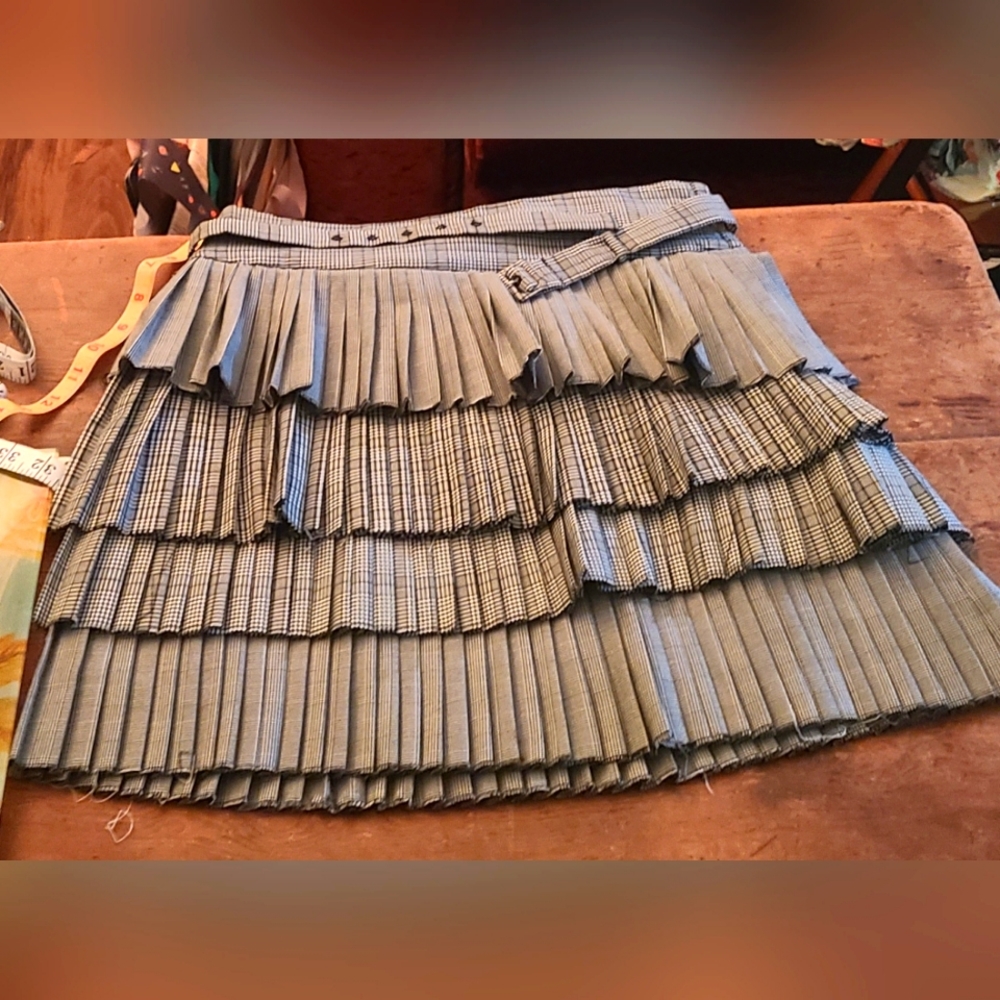 Cute little quad layer tartan mini skirt.